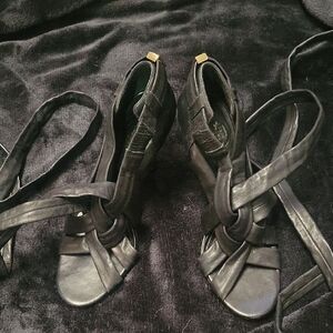 Tory Burch Ankle Tie-Up Heels. Size 7 Black Women's Strappy Sandals